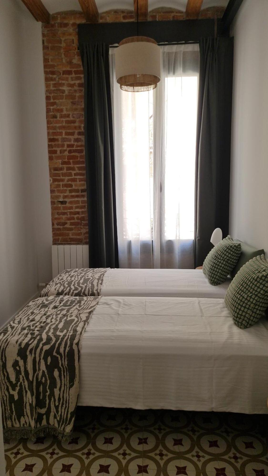 Poble Sec Charming Apartment Барселона Экстерьер фото