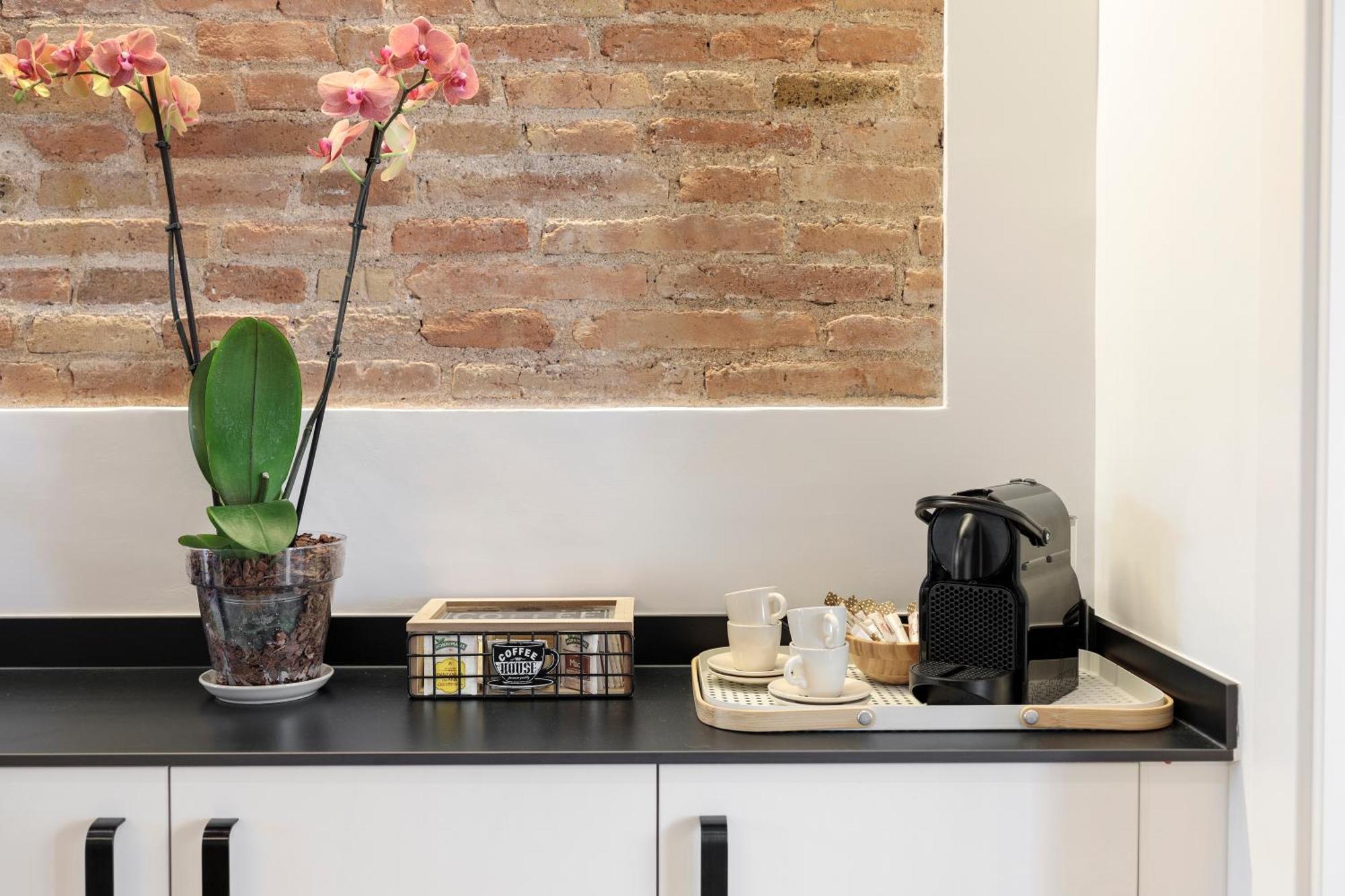 Poble Sec Charming Apartment Барселона Экстерьер фото